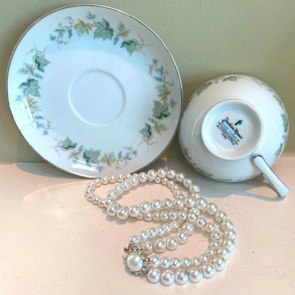 Vintage Teacup With Saucer Set Floral Vineyard Manor Fine China Japan Grape Leaf